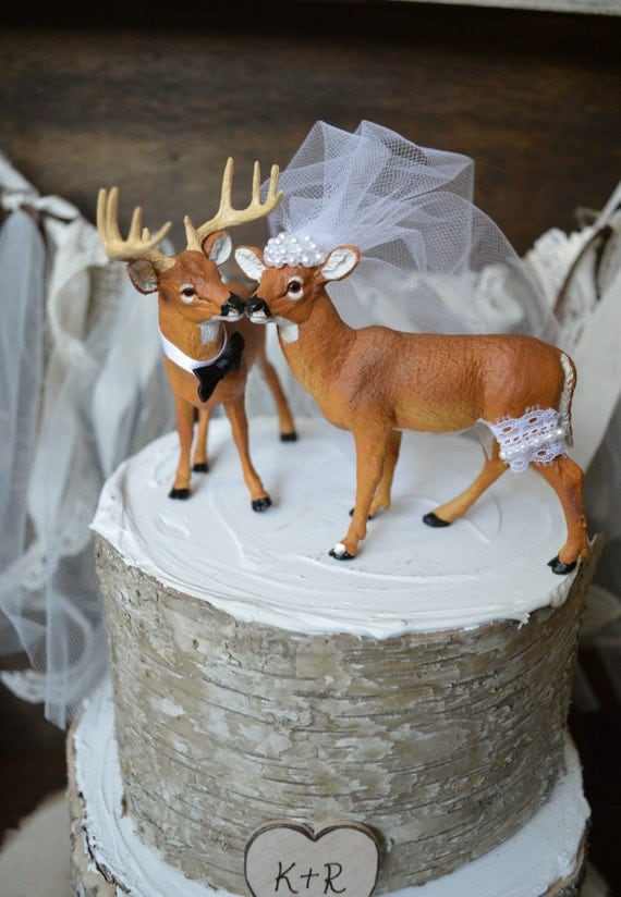 Buck and doe wedding cake topperDeer hunting by