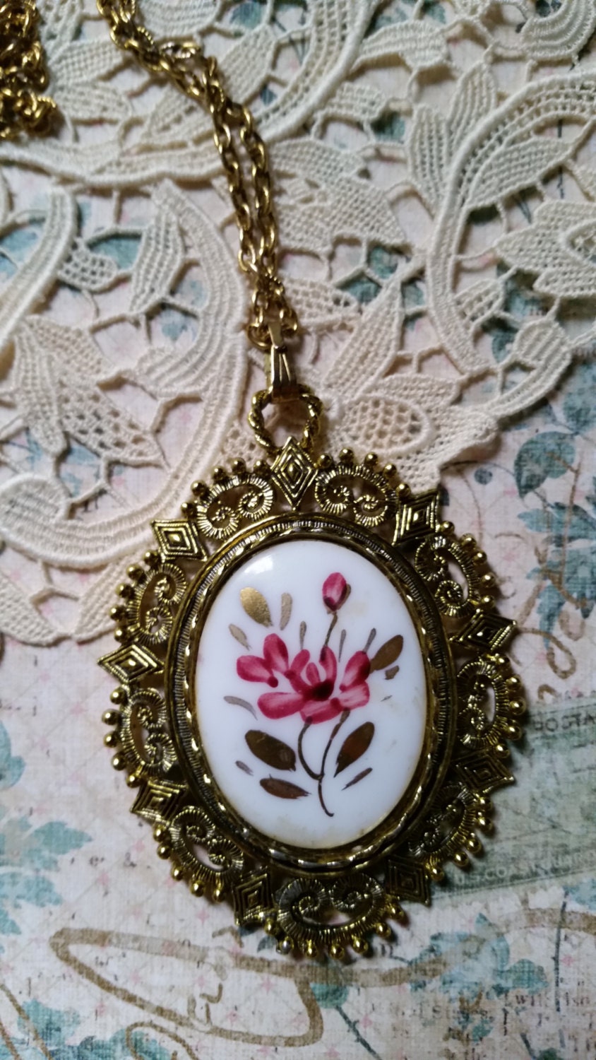 Gaudy Vintage Painted Flower Cameo Ornate Gold Tone Filigree Necklace ...