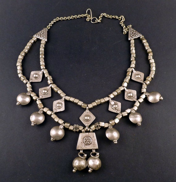 Old bedouin silver Yemen necklace Middle East jewelry