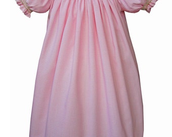 Baby ducklings girls smocked dress. Hand smocked baby ducklings and their mama duck embroidered along the neck line, 3m 4T 5 6 17794