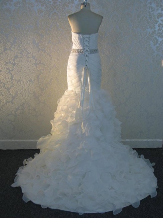 Stunning Organza Wedding Dress with Crystal by WeddingDressFantasy