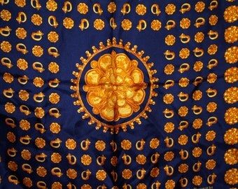 Metropolitan Museum of Art Scarf black and gold