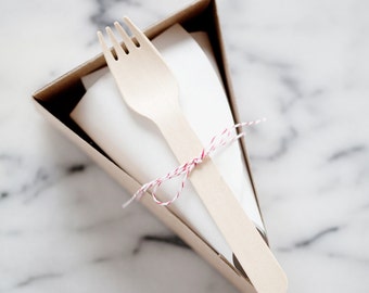 DELUXE Open Top Pie Slice Boxes in Kraft with Forks, Parchment + Classic Red/White Baker's Twine