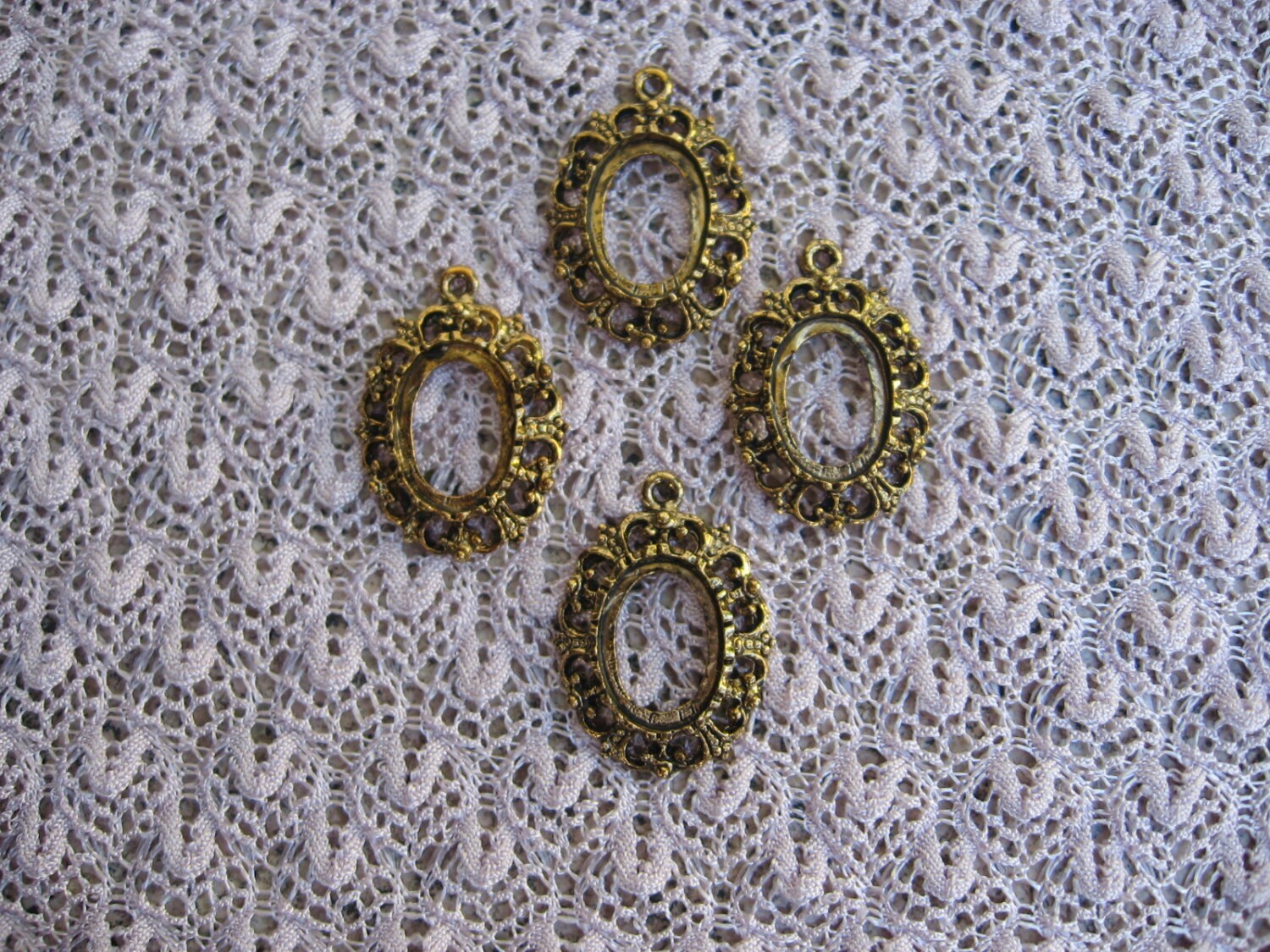 Gorgeous Antique Gold Filigree Settings For 13x18mm Cabochons Set Of 4