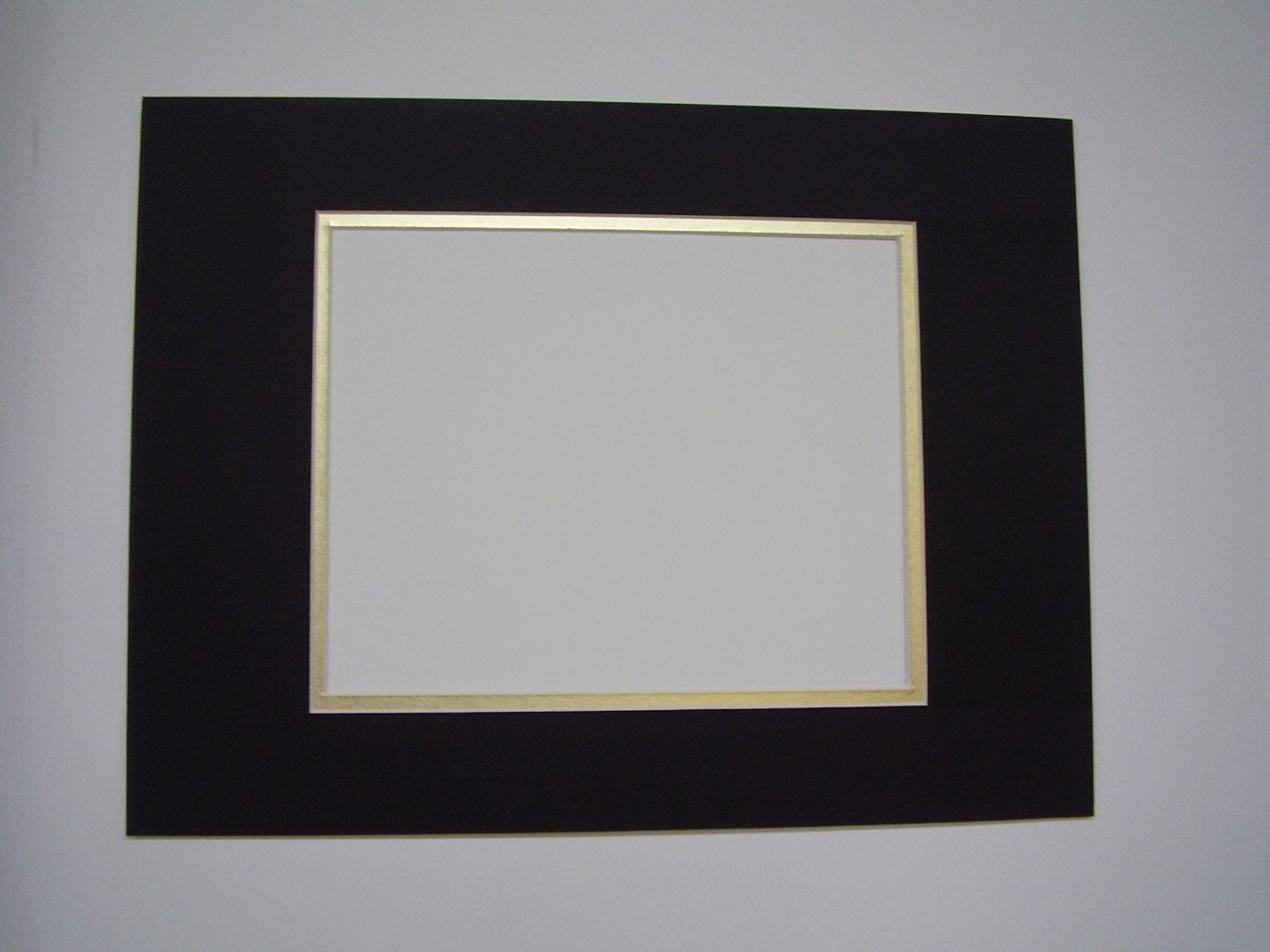 Picture Framing Mat Black with Gold liner 12x16 for 8x10 Photo