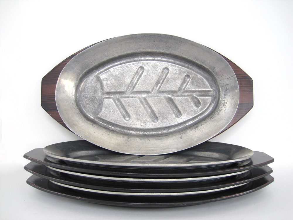 Vintage Metal Steak Plates Platters Aluminum by BrooklynStVintage