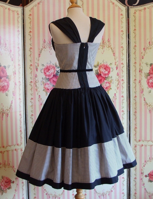 RESERVED Striking 1950s Vintage Dress / Black & White
