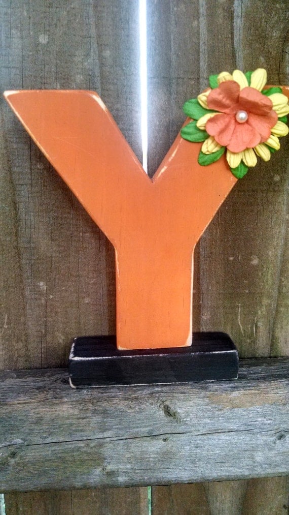 Shabby chic letter Yshelf sitter