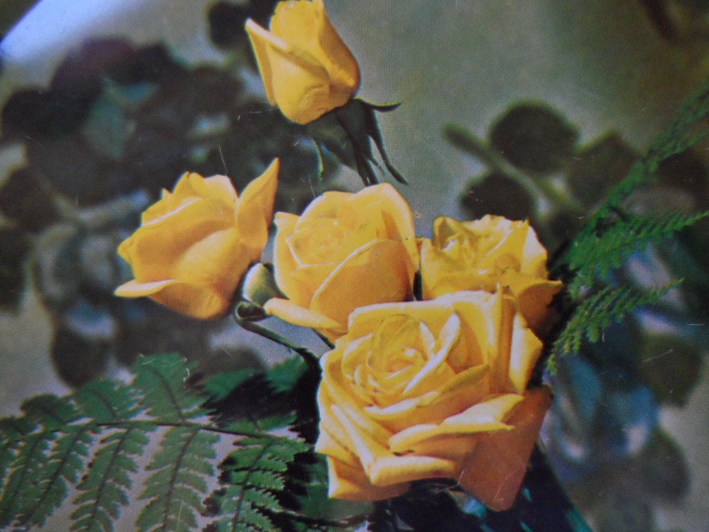 Tray, Roses, yellow, round, vintage serving tray. Haute Juice