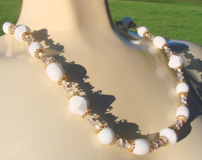 White Lucite Crystal Rhinestone Bead Necklace / Bridal / Wedding / Vintage Jewelry / Jewellery