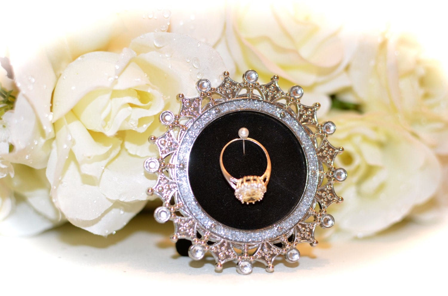 Round Engagement & Wedding Ring Picture Frame Ring