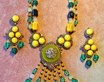 Moans Couture Bakelite Necklace Vintage Bakelite Handmade Necklace and Earrings
