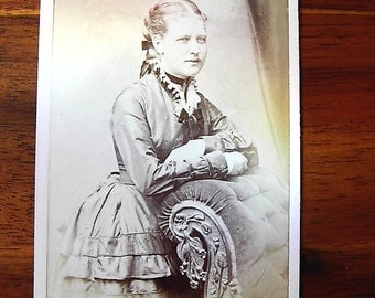 Carte De Visite portrait of woman