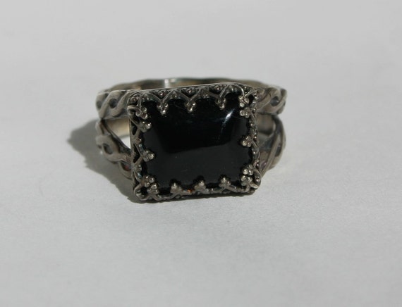 Queen's Sterling Silver Black Onyx Ring