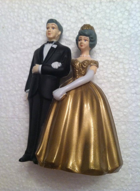 Wilton Wedding cake topper/ older couple 1950's Wilton Wedding cake topper/ older couple 1950's