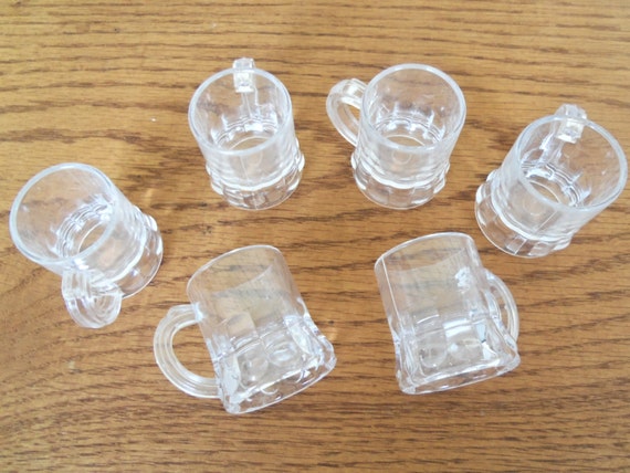 mini plastic mugs