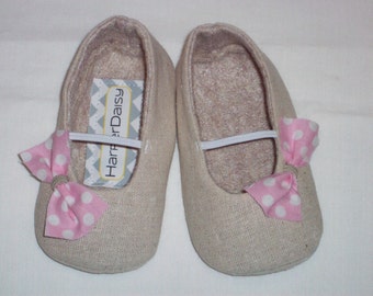 ZOEY baby girl shoes. Tan. Pink Polka Dot
