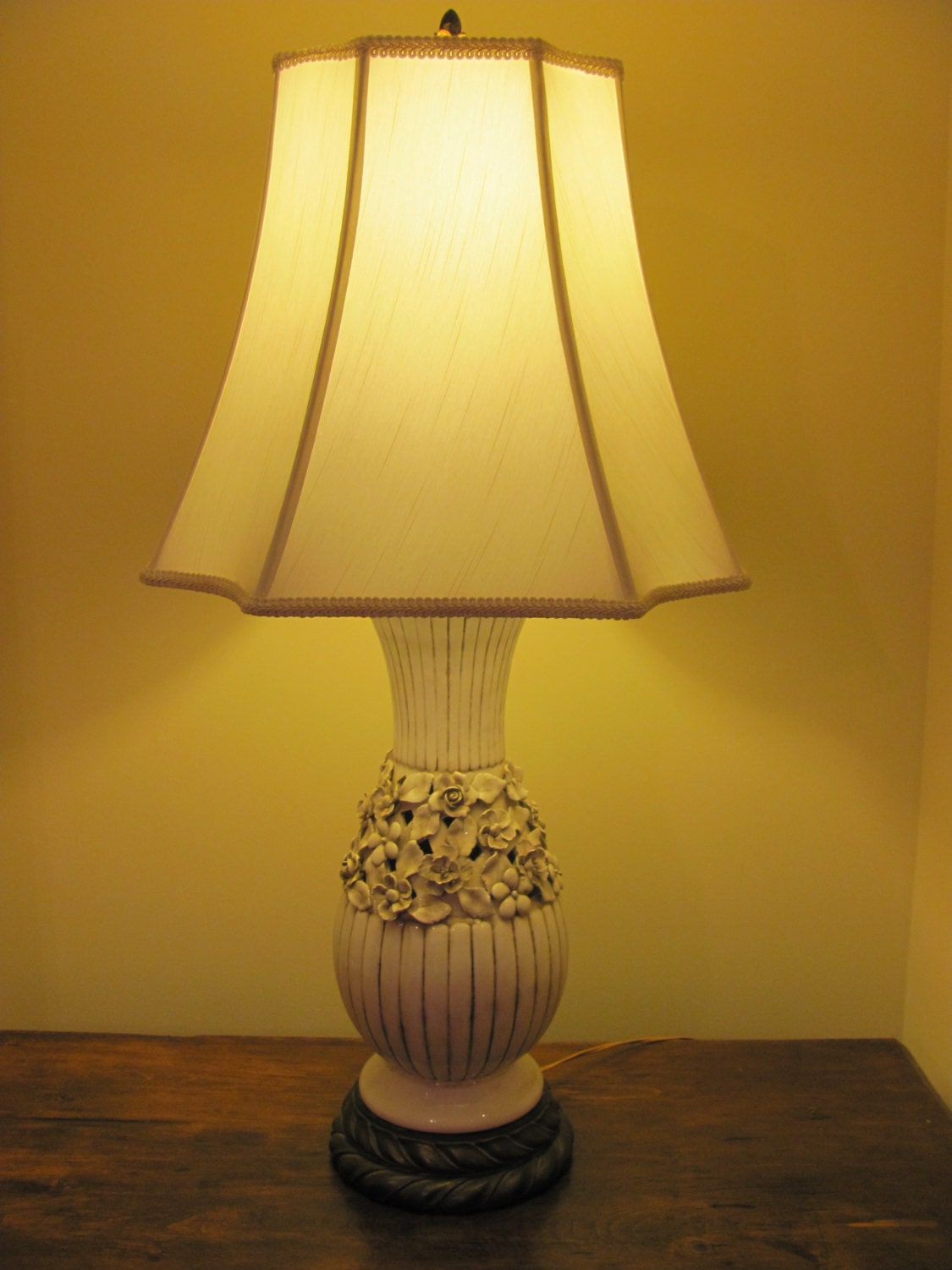 Beautiful Antique Ceramic Lamp Floral Design Rustic