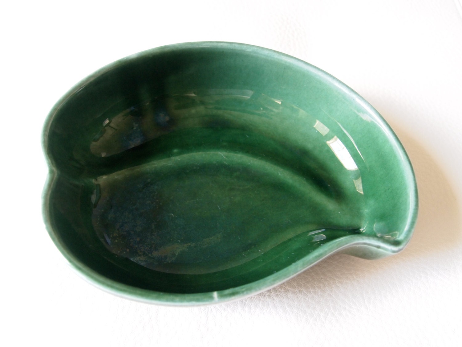 Vintage Green Leaf Hull Pottery Dish by LouiseandLena on Etsy