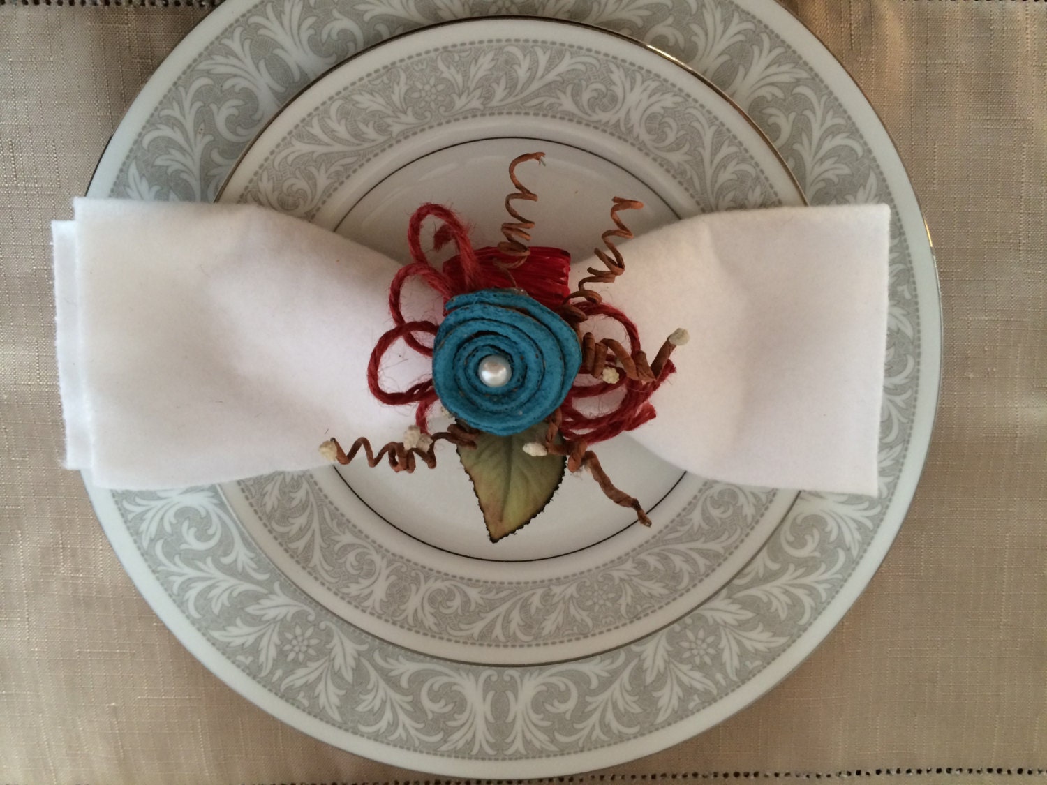 Unique napkin ring holder red and turquoise by CarolaFlowerDesigns