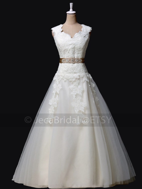 A-line Modest Wedding Dress Fall Wedding Dress by JecaBridal