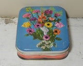 French cookie jar with Flowers