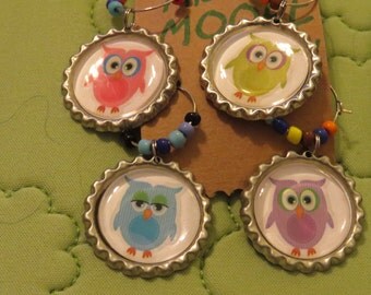 Wine charms.....set of 4 Owl wine charms. Excellent for family get togethers and parties