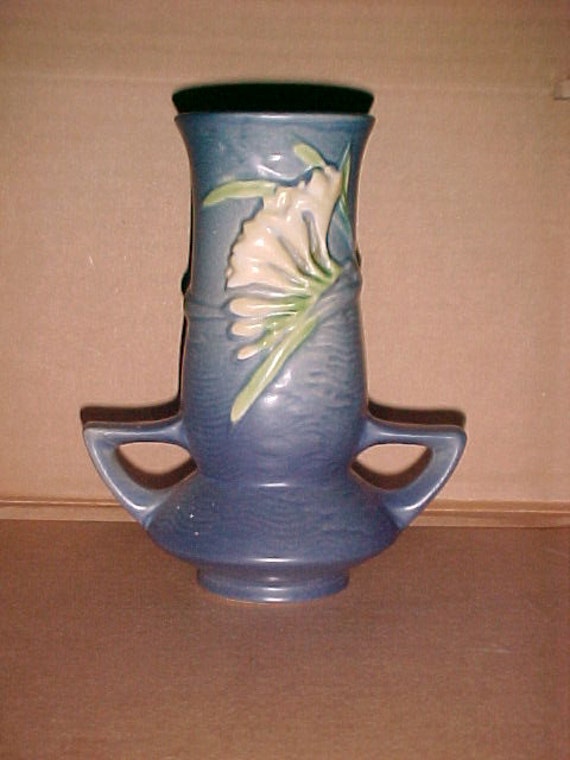 Roseville Pottery Freesia 2 Handle Vase 1197 by OldYankeeTrader