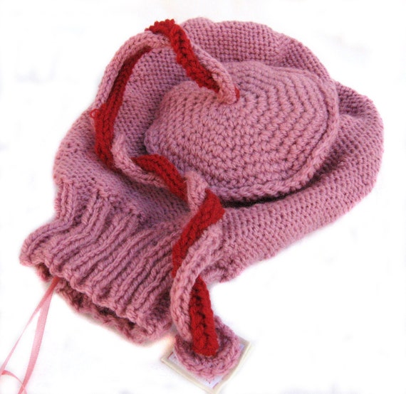 Plain Knitted Uterus with Placenta  by AnatomicalknitsbyLGD