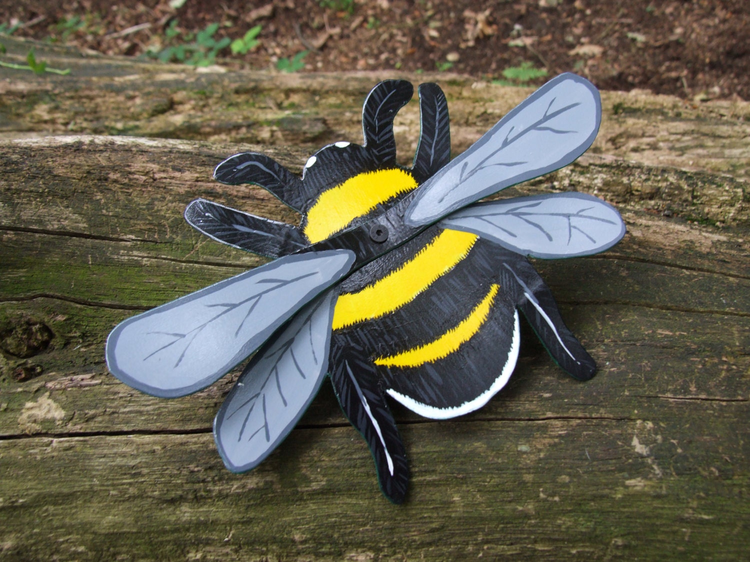 Outdoor Bumble Bee Handcrafted & Hand Painted Metal Garden