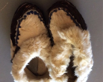 Popular items for fur slippers on Etsy