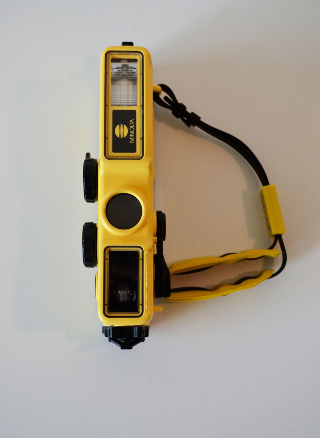 Minolta Weathermatic 110 film 16mm Underwater Camera by vntgwoo