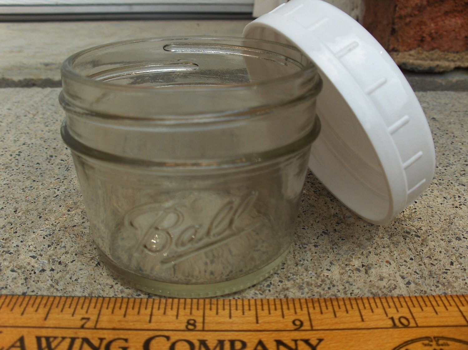 BALL 4 oz Storage JAR FREEZER Safe plastic caps