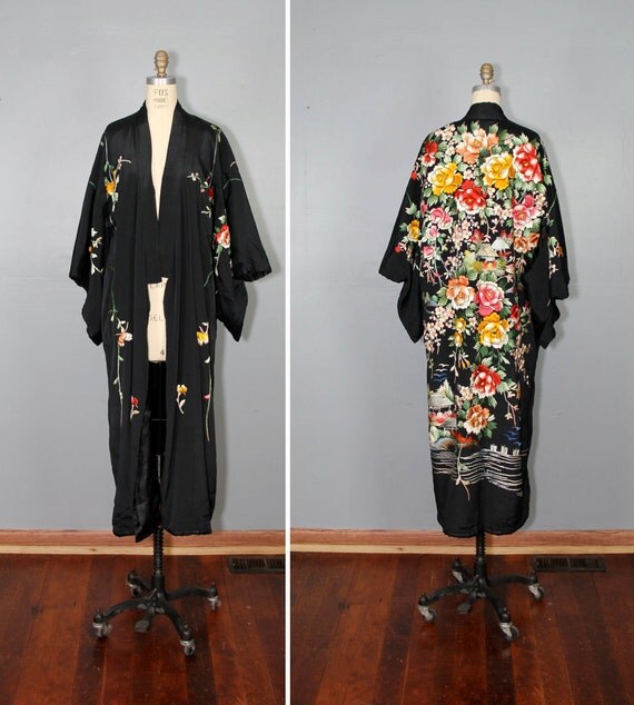 1920s kimono / embroidered floral kimono / silk robe / LA