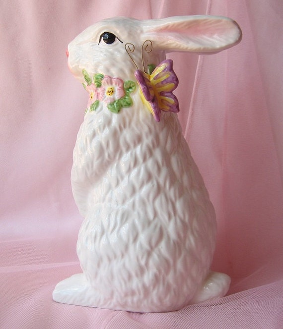 Shabby Chic Bunny Rabbit Statue /Babies Room/Nursery Decor
