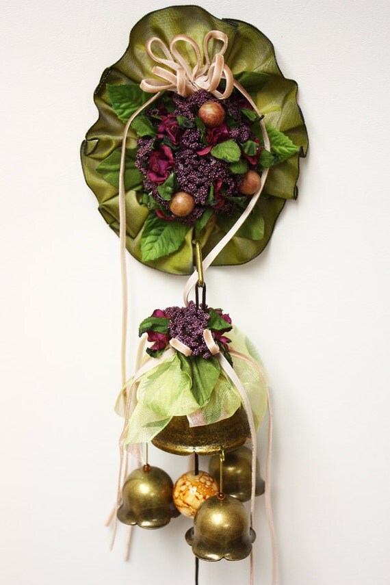 Decorative hanging doorbell