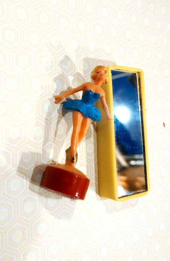 40 Shipping Container >> The Little Miniature Magnetic Ballerina / Magnito Ballerina 40 Shipping Container >> The Little Miniature Magnetic Ballerina / Magnito Ballerina