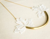 Domegge // Lace Necklace/ Gold Bar Necklace/ Arc Necklace/ Leaf Necklace/ Bridal Necklace/ Wedding Necklace/ Minimal Necklace