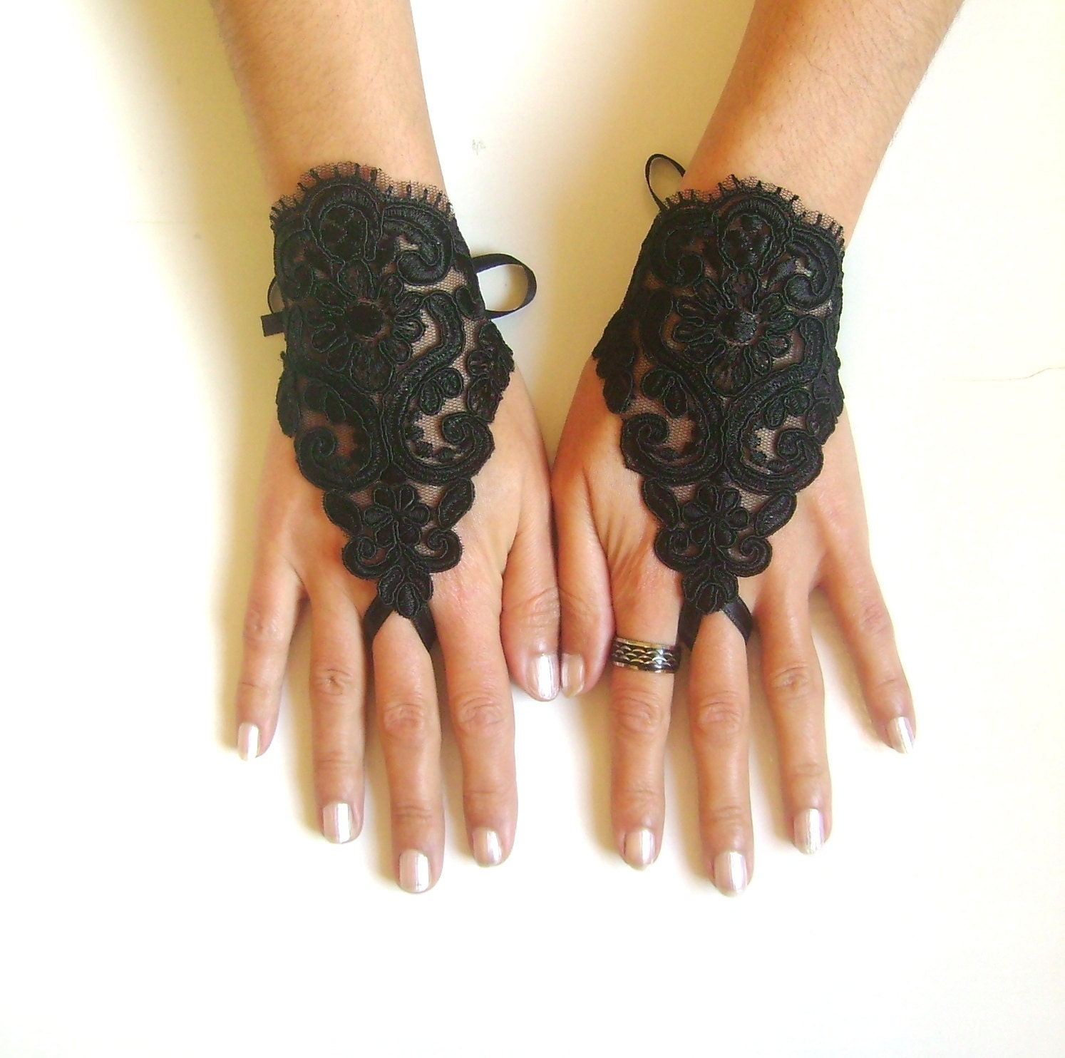 Frenc Lace glove free ship black warlock gothic prom party bridesmaid special occasion gift goth wedding lace Gypsy cuff lace tribal fusion