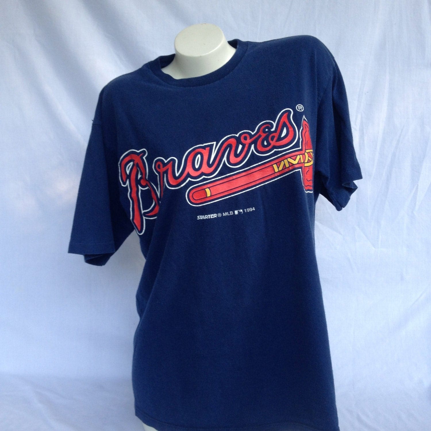 Vintage 90s Atlanta Braves navy Starter brand T shirt