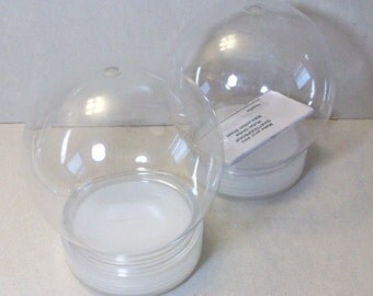 Empty snow globe for DIY: shatterproof plastic globes
