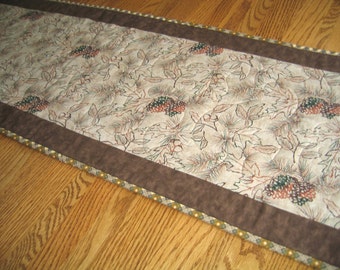 Quilted Table Runner with Leaves, Acorns and Pinecones