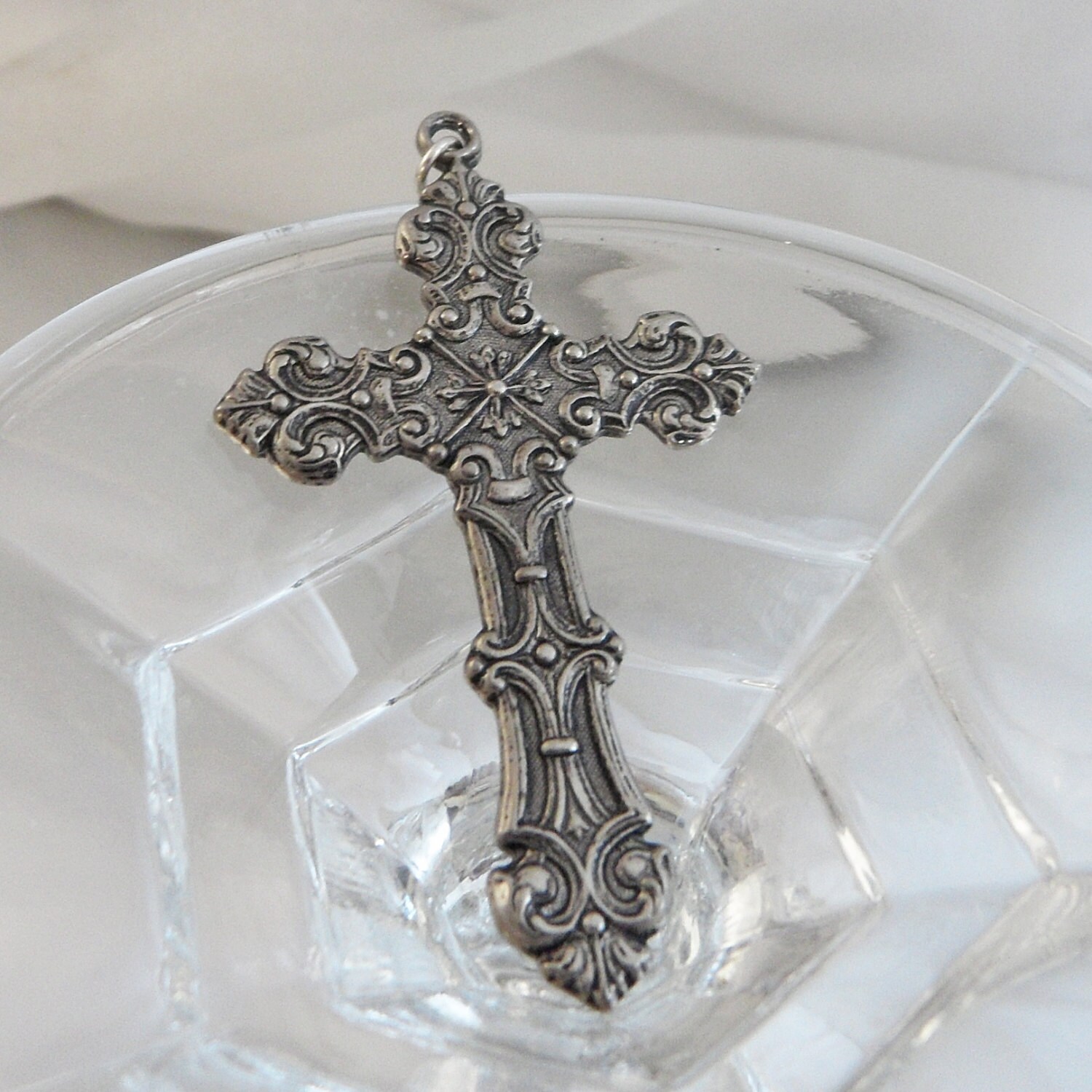 Vintage Cross Pendant. Silver Tone Ornate Cross Pendant.