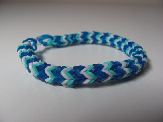 Items similar to Rainbow Loom rubber band stretch bracelet fish tail ...