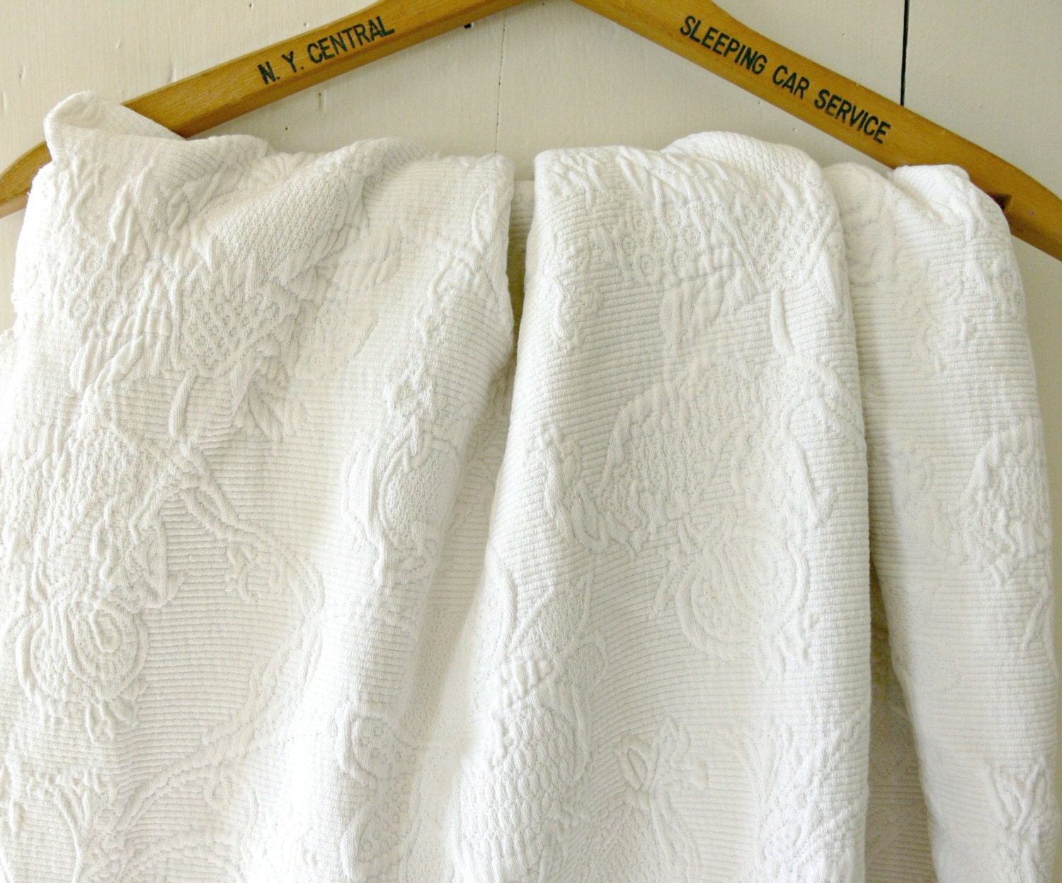 Vintage Matelasse Coverlet White Cotton Queen or King Size