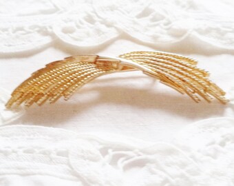 Vintage Brooch Gold Tone Wispy Bow-like Pin or Brooch