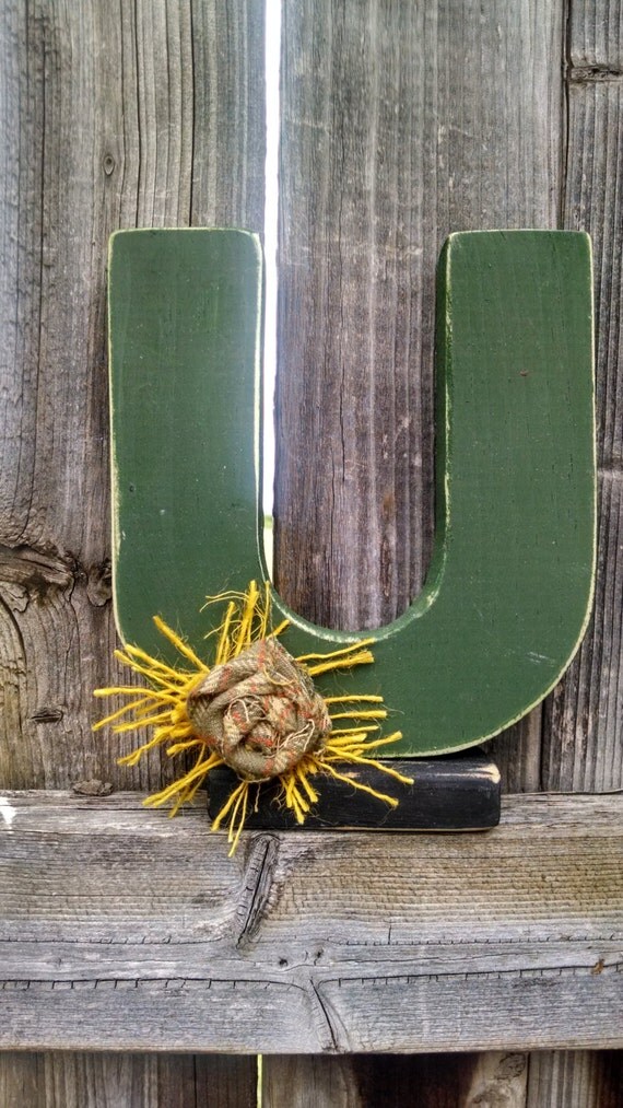 Shabby chic letter u, shelf sitter