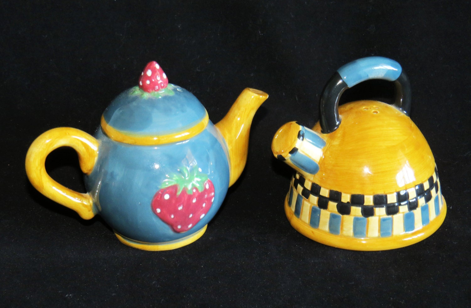 Vintage OTAGIRI TEAPOT & KETTLE Salt and Pepper Shakers / 1990’s / Hand