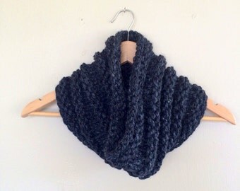 Chunky Knitted Circle Eternity Scarf Cowl / Clove Cowl / Charcoal