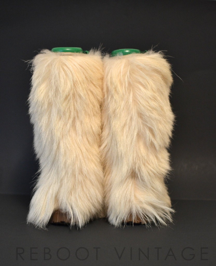 6 / Super Rare 1970s Yeti Boots Long Goat Fur Apres Ski Moon